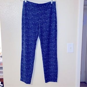 Crosby. Pull on Blue and White Pattern Pants - Large